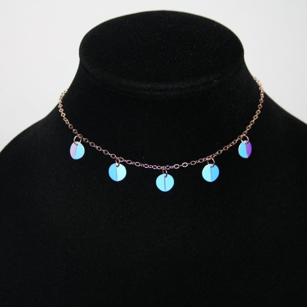 Beautiful gold choker necklace with charms 11-13.5"